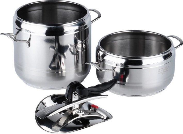 Dva hrnce, jedna chytrá poklice