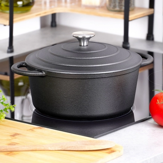 Všestranné použití na všech typech sporáků i v troubě