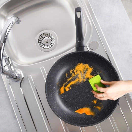 Kompatibilní se všemi sporáky a snadné čištění