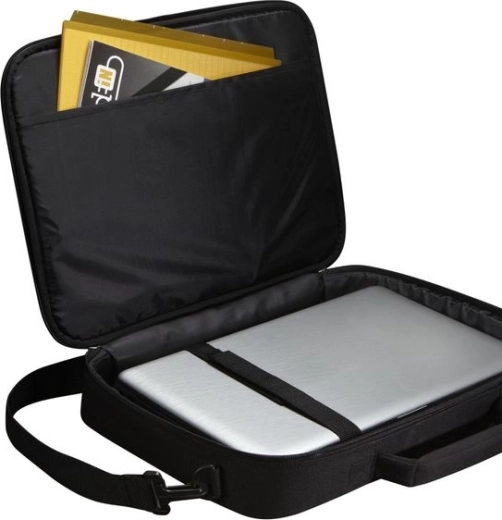 Polstrovaný oddíl pro notebook až 17,3"