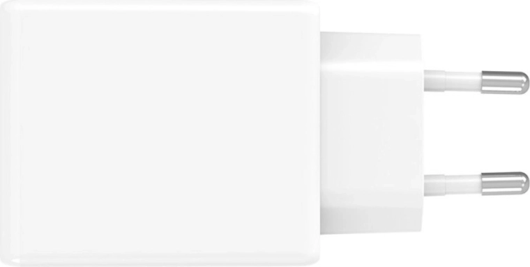 Slim Plug design do úzkých zásuvek