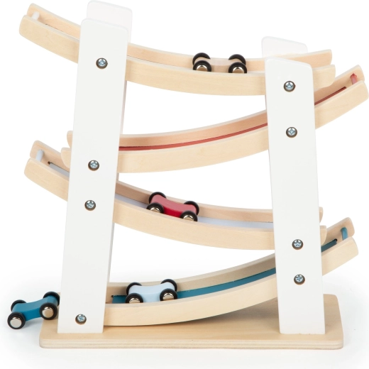 Přírodní dřevo a odolná konstrukce