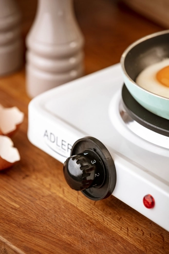 Silný výkon 1500 W pro rychlý ohřev