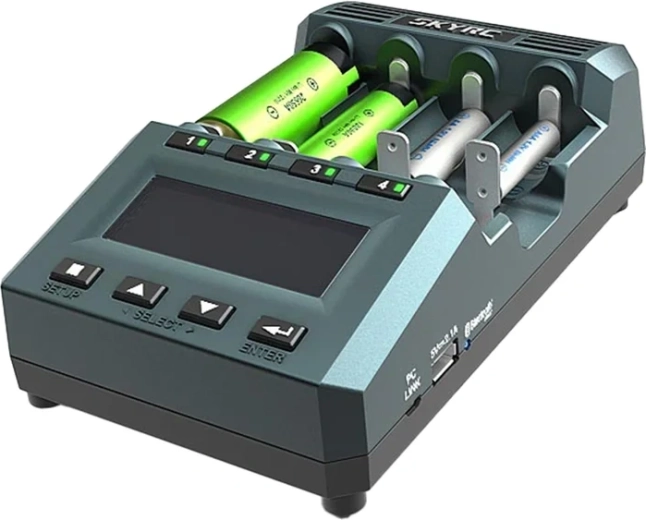 Nabíječka SkyRC MC3000 pro AA a AAA baterie