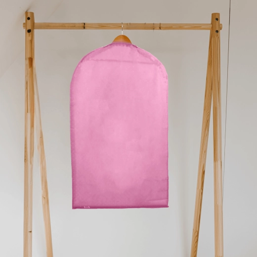 Praktické zavěšení do skříně i na cestách