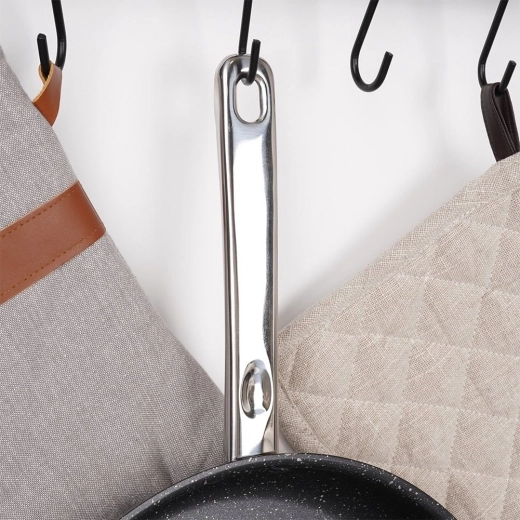 Odolná nerezová konstrukce a pohodlné zavěšení