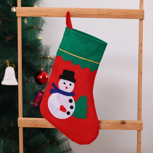 Příjemný filc a snadné zavěšení