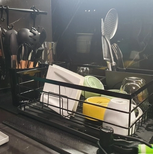 Loftový černý design do moderní kuchyně
