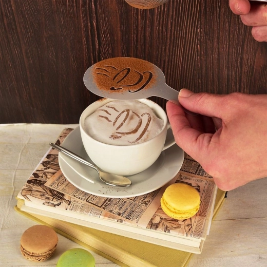 Efektní latte art během pár vteřin