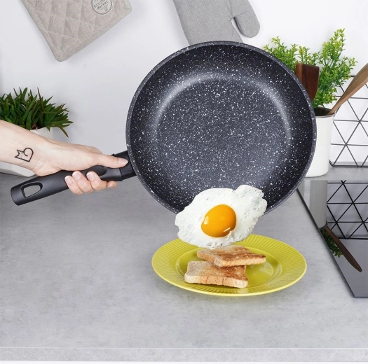 Nepřilnavý granitový povrch bez PFOA a PTFE