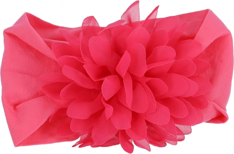 Výrazná květina jako stylová ozdoba