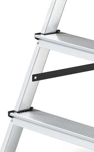 Protiskluzové stupně a pracovní plošina