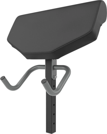 Precizní izolace bicepsů a tricepsů