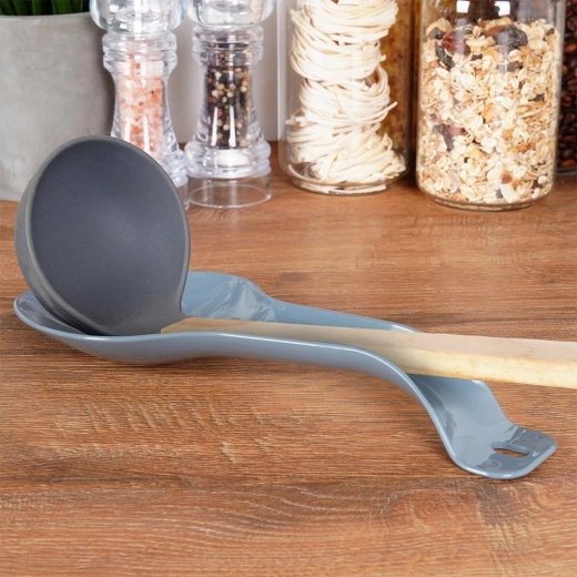 Univerzální držák pro různé náčiní