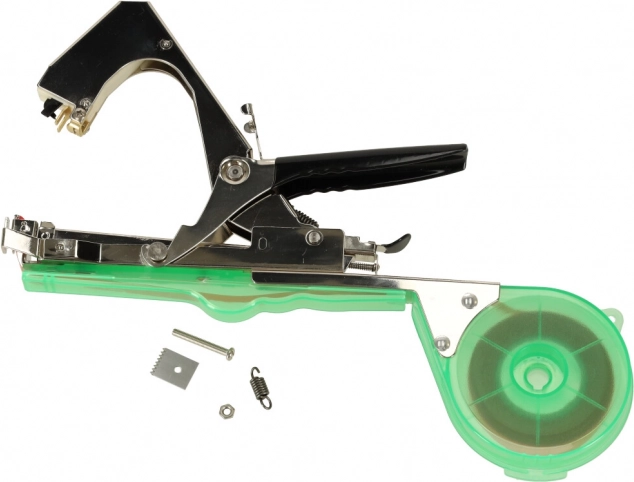 Připraven ihned k použití + náhradní díly