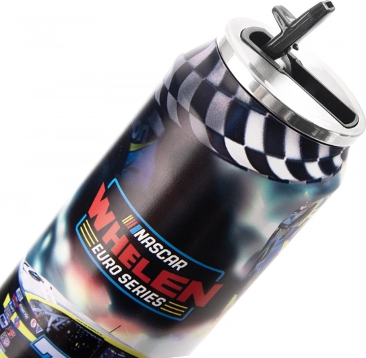 Pohodlné pití díky výklopnému náustku a slámce