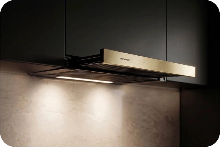 Elegantní černo-zlatý design do moderní kuchyně