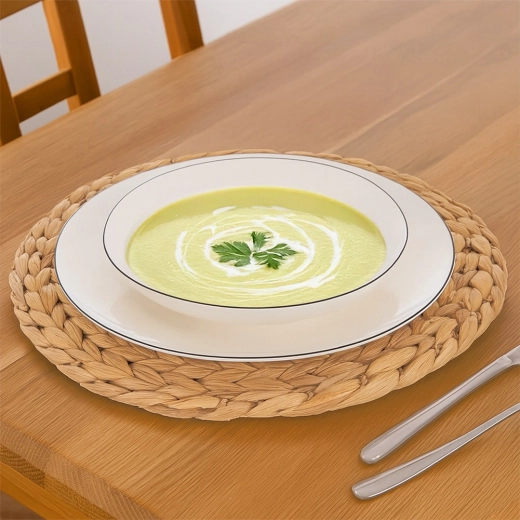 Hluboký tvar pro bezstarostné servírování