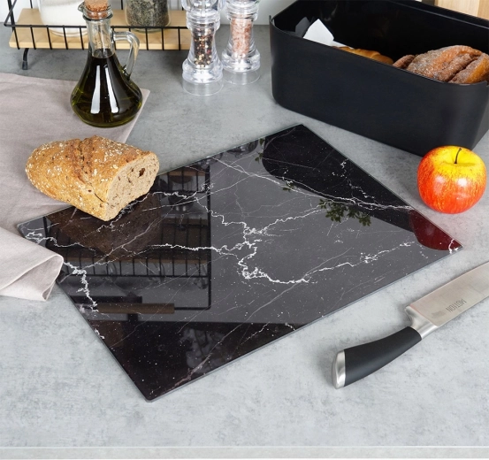 Bezpečné krájení díky antiskluzovým nožkám