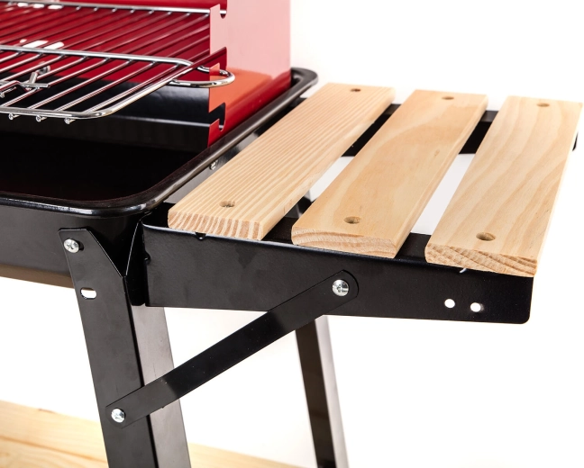 Více místa díky bočním stolkům