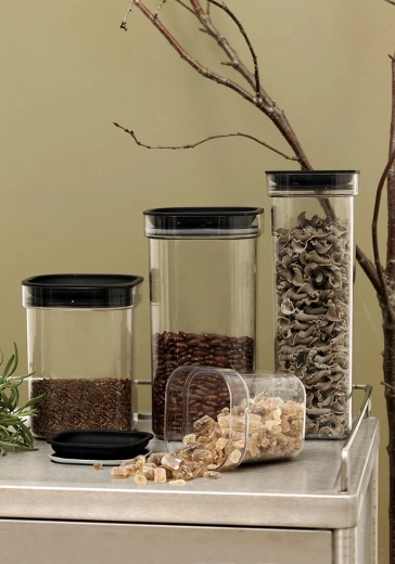 Stohovatelný a prostorově úsporný design