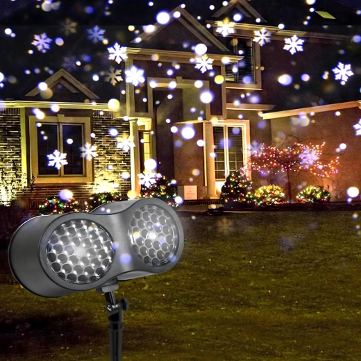 Pohyblivé sněhové vločky s širokým záběrem