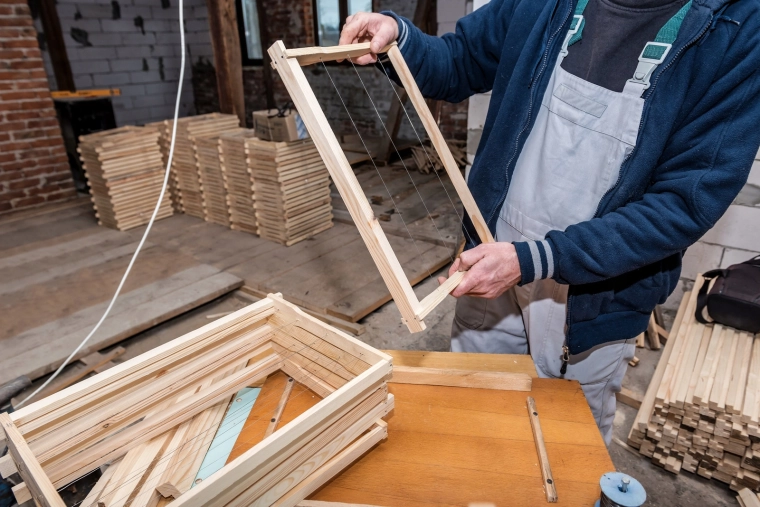 Ideální pro drátkování včelařských rámků