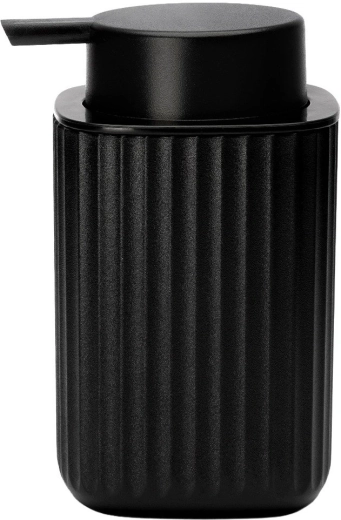Elegantní matně černý design s rýhováním