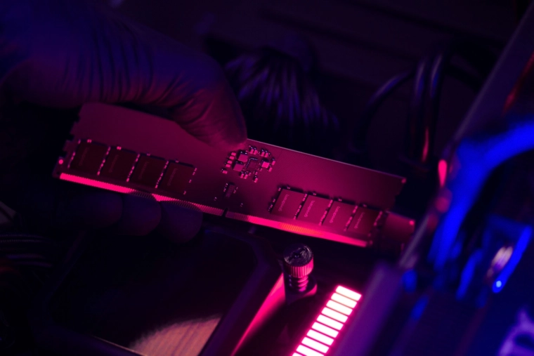 Úsporný provoz 1,1 V a dlouhá životnost