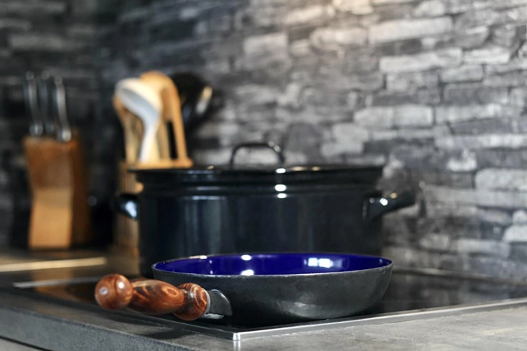 Všestrannost na všech typech sporáků včetně indukce