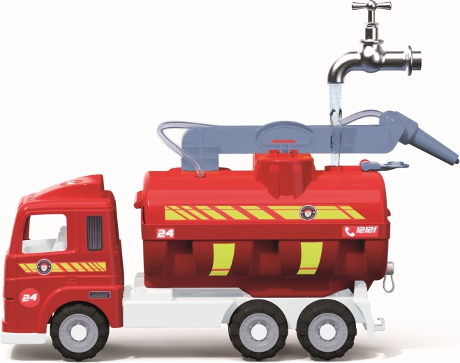 Funkční vodní stříkačka s ruční pumpou