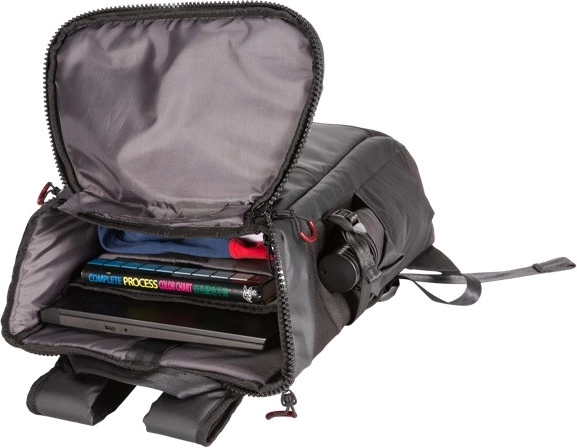 Prostor pro notebook i příslušenství