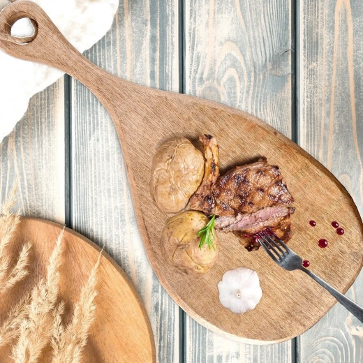 Stylové servírování předkrmů a steaků