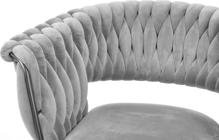 Měkký samet a pohodlné polstrování