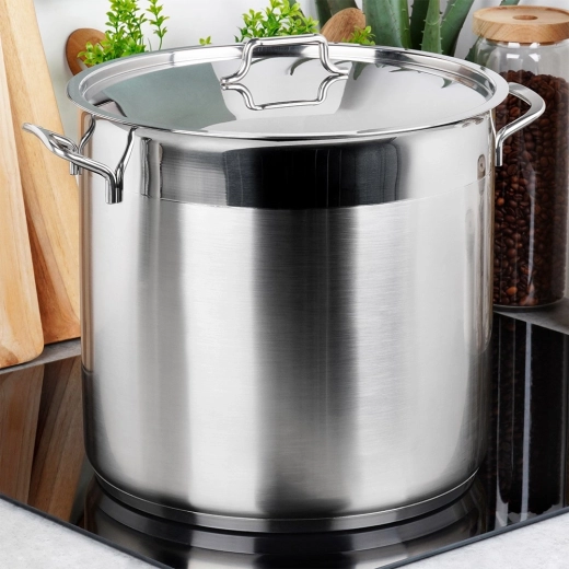 Kompatibilní se všemi typy sporáků včetně indukce