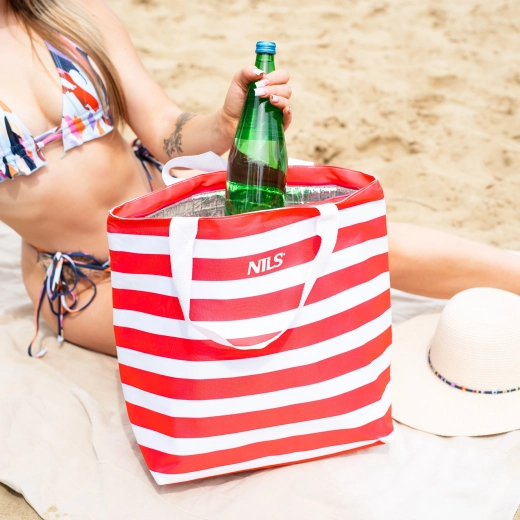 Prostorný objem 23 l a široké otevírání