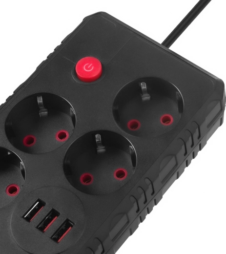 Integrované 3× USB pro rychlé nabíjení