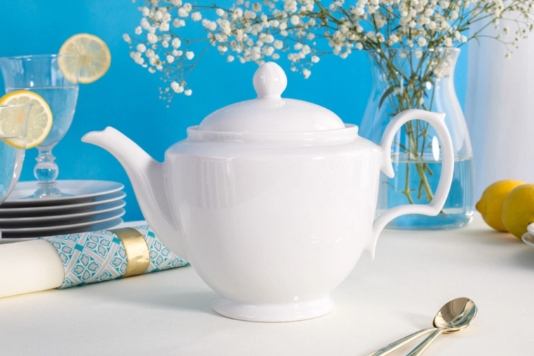 Zářivě bílý porcelán s elegantním leskem