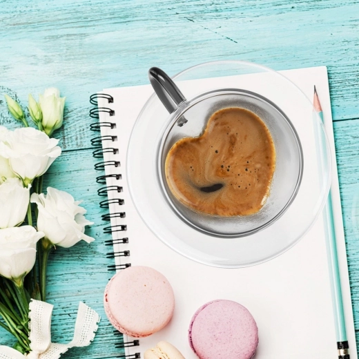 Efektní srdcový tvar uvnitř šálku