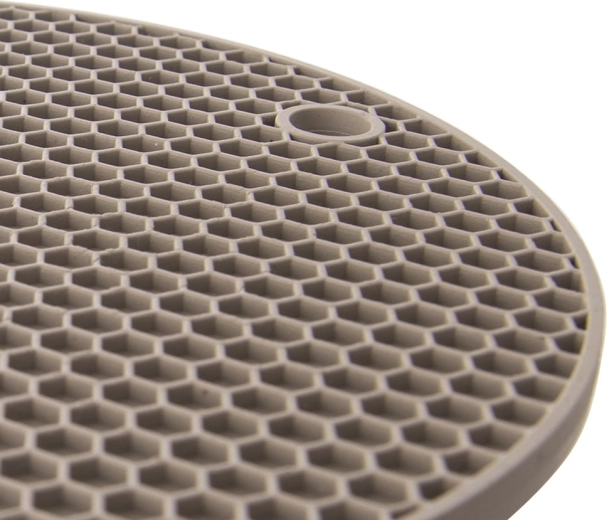 Protiskluzová voštinová struktura