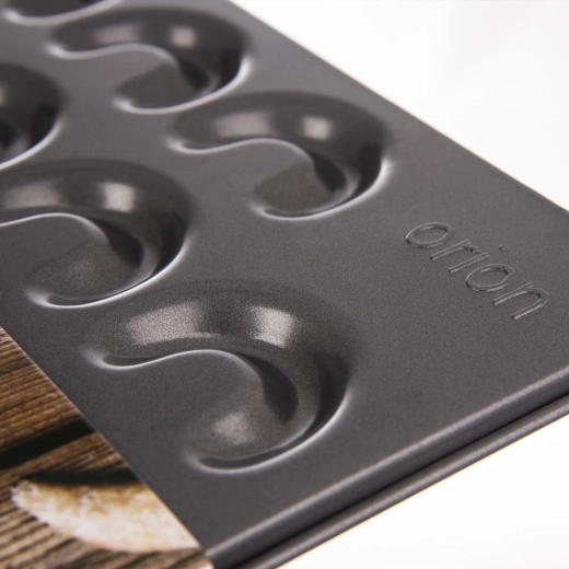 Nepřilnavý povrch pro snadné vyjmutí