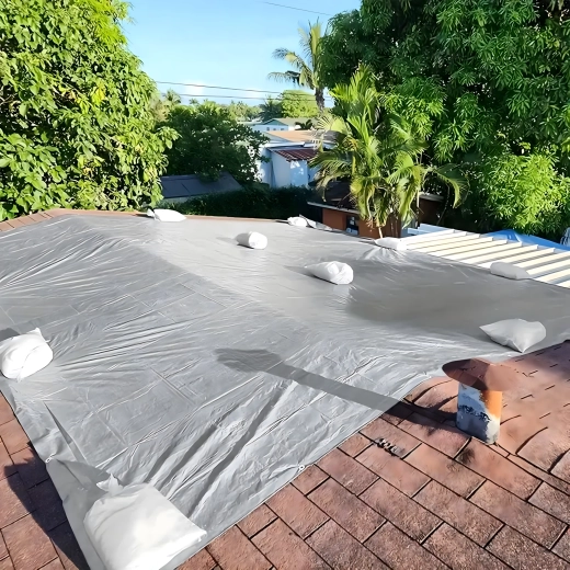 Ochranná plachta s UV ochranou 6 × 8 m, 120 g/m² – univerzální, pevná, stříbrná