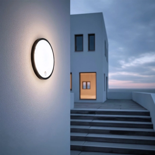 Odolné provedení pro venek i interiér