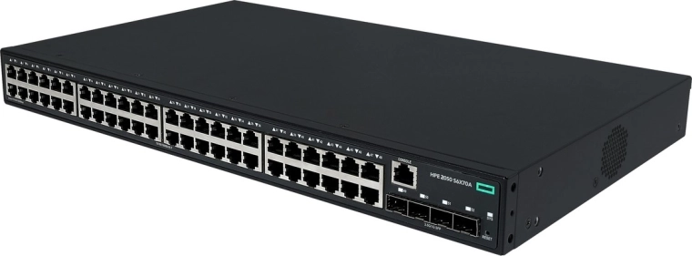 4× SFP porty pro uplink a propojení sítí