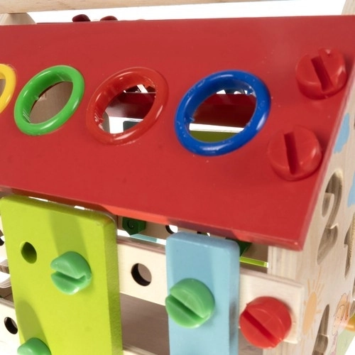 DIY sestavení se šroubky a nástroji v balení