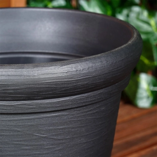 Odolný a lehký materiál