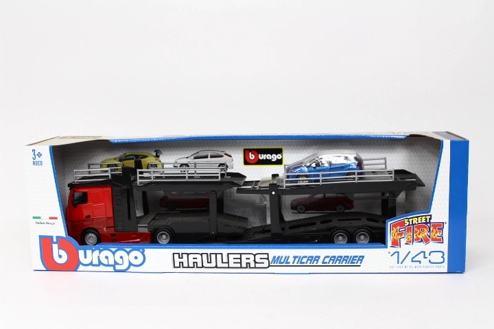 Bburago StreetFire přepravník aut Mercedes-Benz Actros 1:43 s Renault Captur