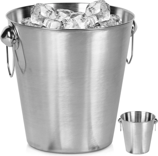 Velká kapacita 4,6 l pro perfektně vychlazené nápoje