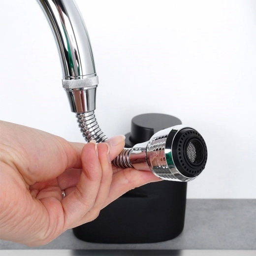 Flexibilní husí krk pro přesné směrování vody