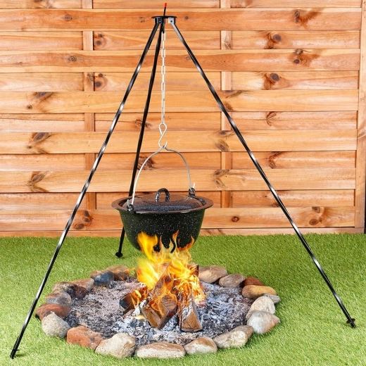 Stabilní třínohý stojan pro bezpečné vaření